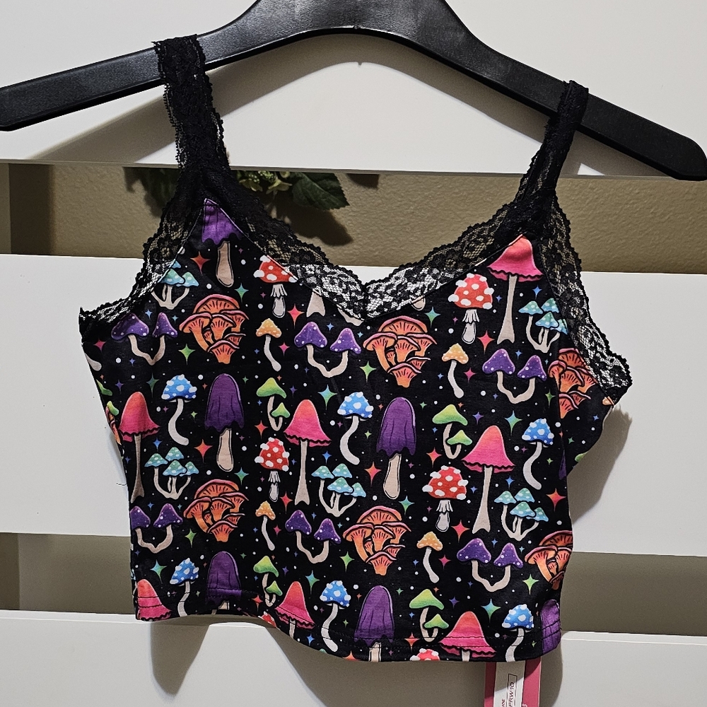 Romwe Mushroom lace trimmed cami croptop size medium